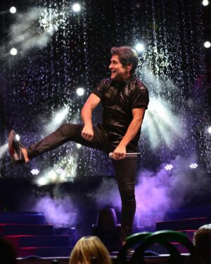 Daniel Instagram - Obrigado por essa primeira noite linda e incrível Rio Verde/GO!! Confiram o álbum completo do show de ontem no: fb.com/CantorDaniel e www.daniel.art.br ❤️🌹

Fotos: Vandinho Tellis 
. . . 
#IngressosEsgotados #DanielNaEstrada #Daniel40Anos #DanielCelebraJoãoPauloeDaniel #ProduçãoDaniel