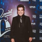 Daniel Instagram – “Há 40 anos atrás, junto com o João Paulo, tínhamos um sonho de escrever história. Não só com palavras, mas com notas musicais. Porque elas, somente elas, são capazes de atravessar o tempo, eternizar os laços, trazer a presença de pessoas que infelizmente já nem estão mais aqui com a gente…” – Daniel 

Sonho realizado. Nos vemos no Espaço Unimed mais tarde, porque hoje a história continua sendo escrita. ♥️

📸: @rafaelstrabelli