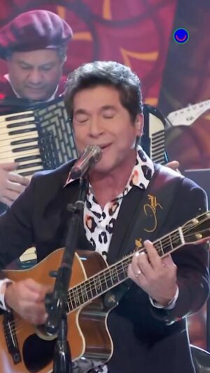 Daniel Instagram - #ALTASHORAS 📺 Cadê os apaixonados de plantão? ❤️ Quem sabe, canta comigo? 🥰