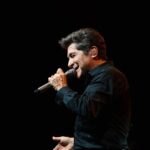Daniel Instagram - Muito obrigado por essa noite linda e especial Mandaguari/PR!! ❤️🌹 Fotos: Vandinho Tellis . . #DanielNaEstrada #Daniel40Anos #DanielCelebraJoãoPauloeDaniel #ProduçãoDaniel Mandaguari Parana