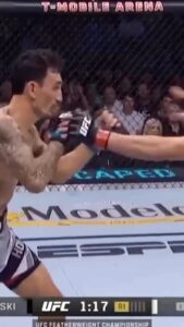 Daniel Cormier Instagram - One of the best Pound for pound fighters in the world fights this weekend. What makes him so great. I get into a little of what makes Alexander so great at 3 eastern /12 pacific at the link in my bio. People do breakdowns but watch this! @henry_cejudo look, this how it’s done