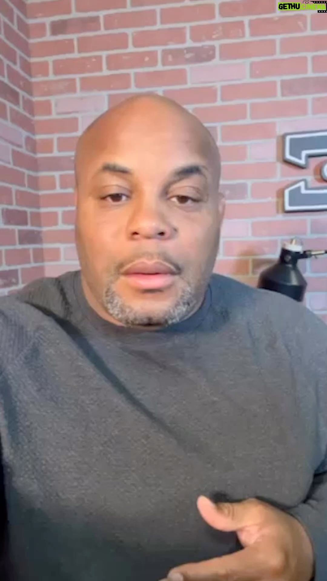 Daniel Cormier Instagram - And I’m back at with @draftkings_sportsbook all new customers it’s time. As you can see I’m excited about UFC 288, use my promo code #daniel at the Draftkings sports book. Get 150 in bonus bets instantly if any pre fight money line wager hits. Let’s goooooooooooooo