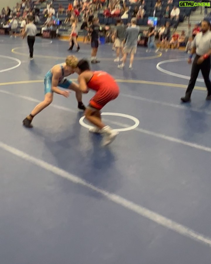 Daniel Cormier Instagram - This guy @moses_mendoza26 is a wild boy. Today this happened at the @pnlwrestling championships. Come on man! Lol @danielcormierwrestlingacademy @gilroywrestling