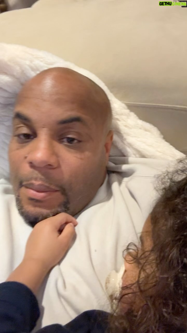 Daniel Cormier Instagram - @dc_21600 man what a rager we got going on here lol @saints aint playing so it’s a little comme ci comme ca lol