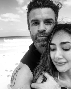 Daniel Gillies Instagram - happy birthday baby

❤️