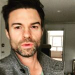 Daniel Gillies Instagram - HIT THE LINK IN MY BIO and sign the petition to express your outrage with me —— people are starving needlessly in yemen. tens of millions. this is the largest humanitarian crisis in the world right now. it costs nothing, it takes 20 seconds and every person counts. join me in telling congress to stop fueling the fucking war in yemen. this has to stop. thank you again, (sorry I look like a bum...) love — dg.