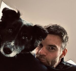 Daniel Gillies Instagram - discovered about 7 minutes ago that this little lady has her own legion of devotees.

had to post immediately.
thank you @mrs.maverick and thank you @nina for the loaner. 
❤️