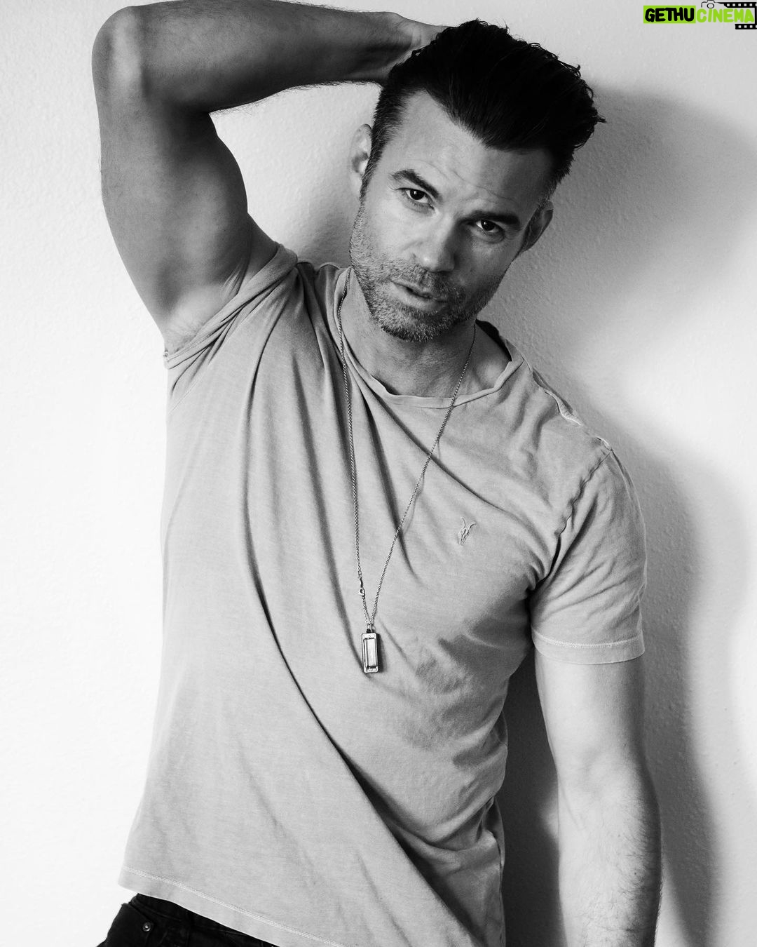 Daniel Gillies - 599K Likes - some pics we took to promote my movie —
‘COMING HOME IN THE DARK’
available now on Amazon Prime, Apple TV, Google TV, Vudu, X-Box and Vimeo.
if you don’t mind being terrified for an hour and a half, this movie’s for you baby.
🖤
📷 @danielgarriga_nyc
@hype_photo_
