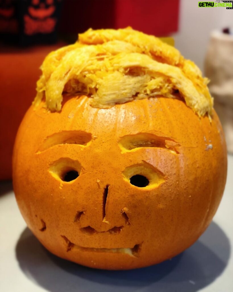 Daniel Howell Instagram - the empty man with a dimple - self portrait in pumpkin 2018
