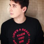 Daniel Howell Instagram - getting ready to spread some new year cheer