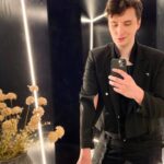 Daniel Howell Instagram - i know how to make an entrance (this is the entrance to my new place)