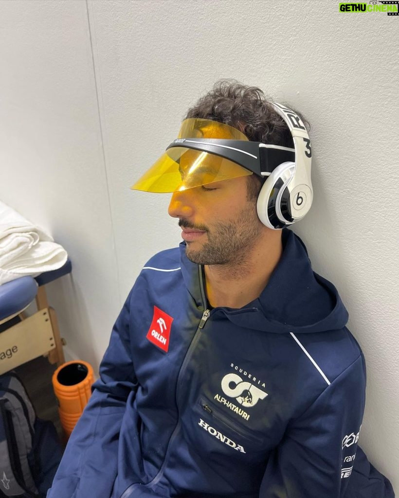 Daniel Ricciardo Instagram - Power naps and other things