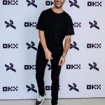 Daniel Ricciardo Instagram - A magician, a helmet takeover and a cyber-linked Honey Badger… pretty big first year with @okx_official