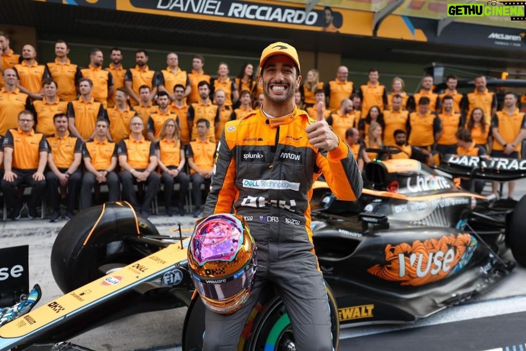 Daniel Ricciardo Instagram - I know not everyone fits in this photo but a big thank you to @mclaren for the last two years. Nice to close out the season on a high. Appreciate y’all 🤠