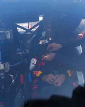 Daniel Ricciardo Instagram - Slam dump contest