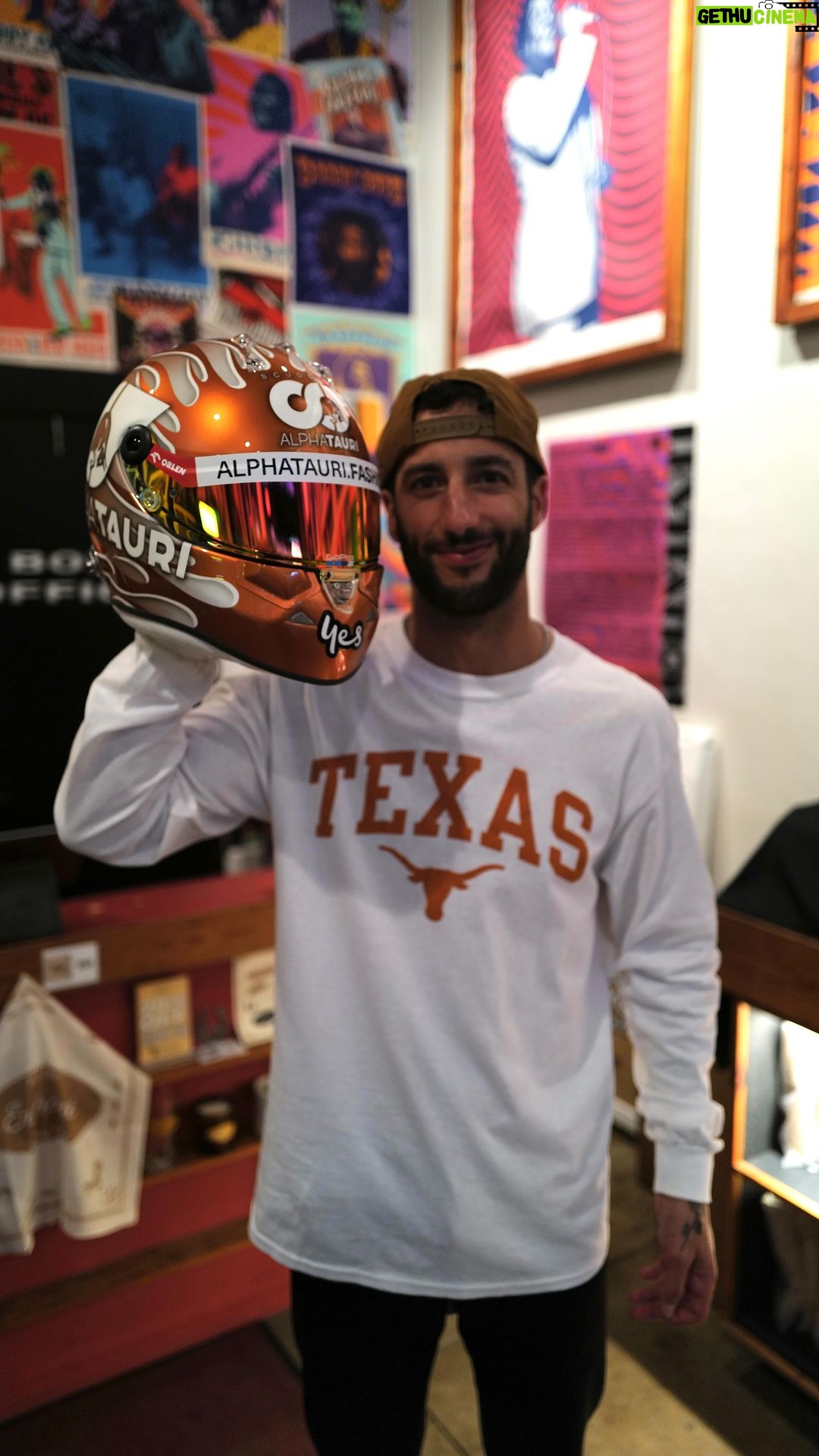 Daniel Ricciardo Instagram - Texas 23. Hook ‘em baby 🤘