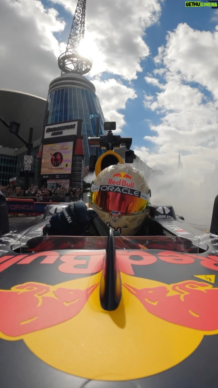 Daniel Ricciardo Instagram - I’ll take you down Broadway @gopro