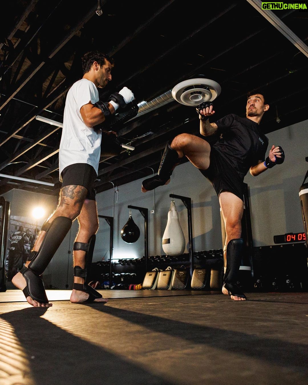 Daniel Ricciardo Instagram - Ready for the week after training with @blessedmma and @easportsufc 🥋 #UFC5