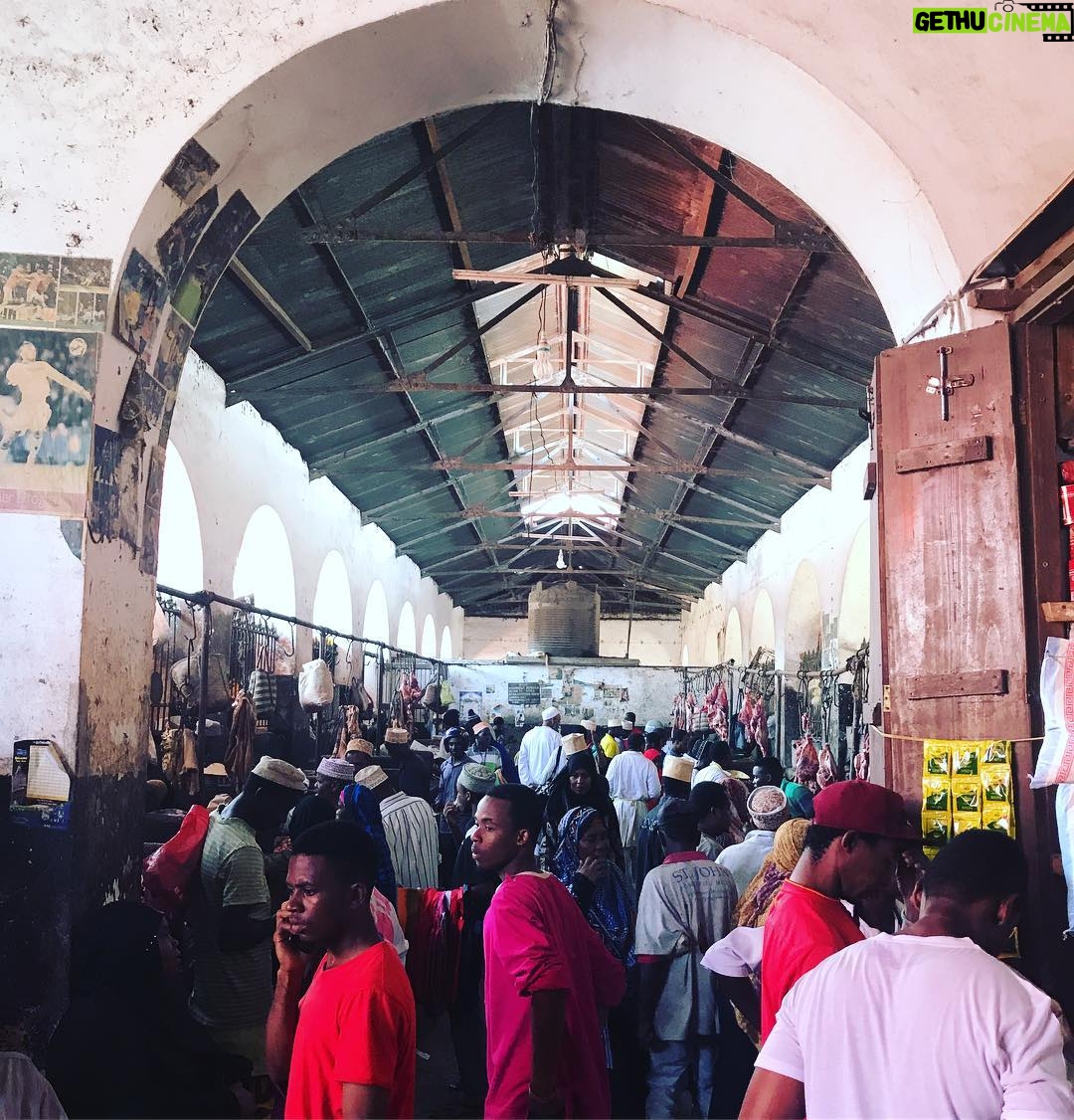 Daniel Sharman Instagram - I'm not gonna cook it .... Zanzibar, Tanzania