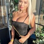 Daniella Chávez Instagram - De mi, para mi: Lo que quieras mi Reina 🤭 foto 1 o 2 ? Sol en la carita 🌞. @peluqueriaveranvior . Sector 5 de Reñaca