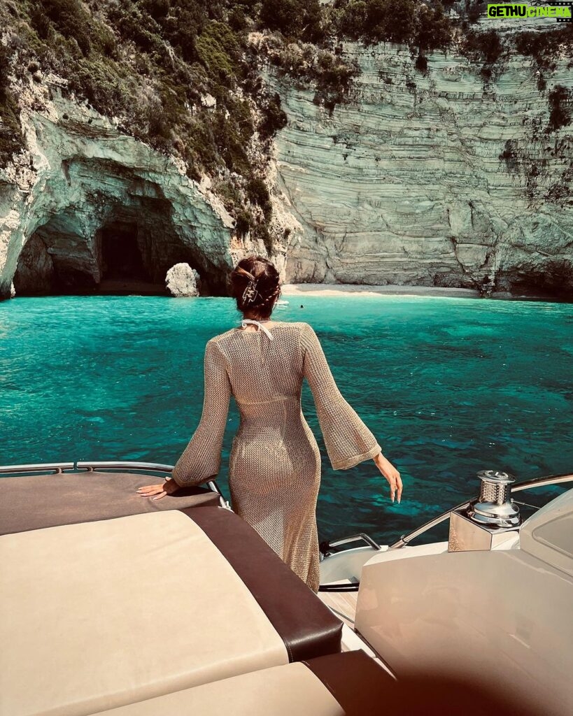 Daniella Rahme Instagram - Anchored in paradise 🏝️⚓️ #DaniellaRahme #دانييلا_رحمة Greek Islands