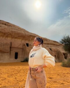 Daniella Rahme Instagram - Uncovering the hidden treasures of #AlUla 🏜️🔭 #DaniellaRahme #دانييلا_رحمة AlUla, Saudi Arabia