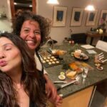 Danielle Campbell Instagram - Conversation, laughter and food. I love creating and cooking with this magical woman. Can’t wait to share more to come 🤍