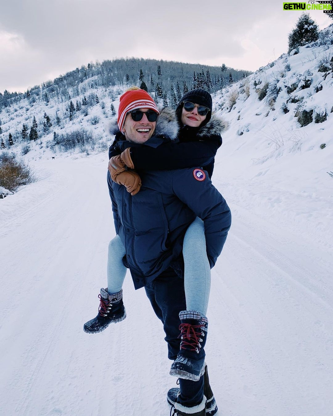 Danielle Campbell Instagram - βοΈβοΈπΎπ 2020