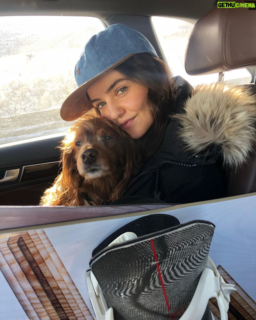 Danielle Campbell Instagram - βοΈβοΈπΎπ 2020
