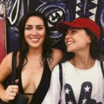 Danielle Campbell Instagram - Hi it’s us. We like long walks on the beach and blue walls.