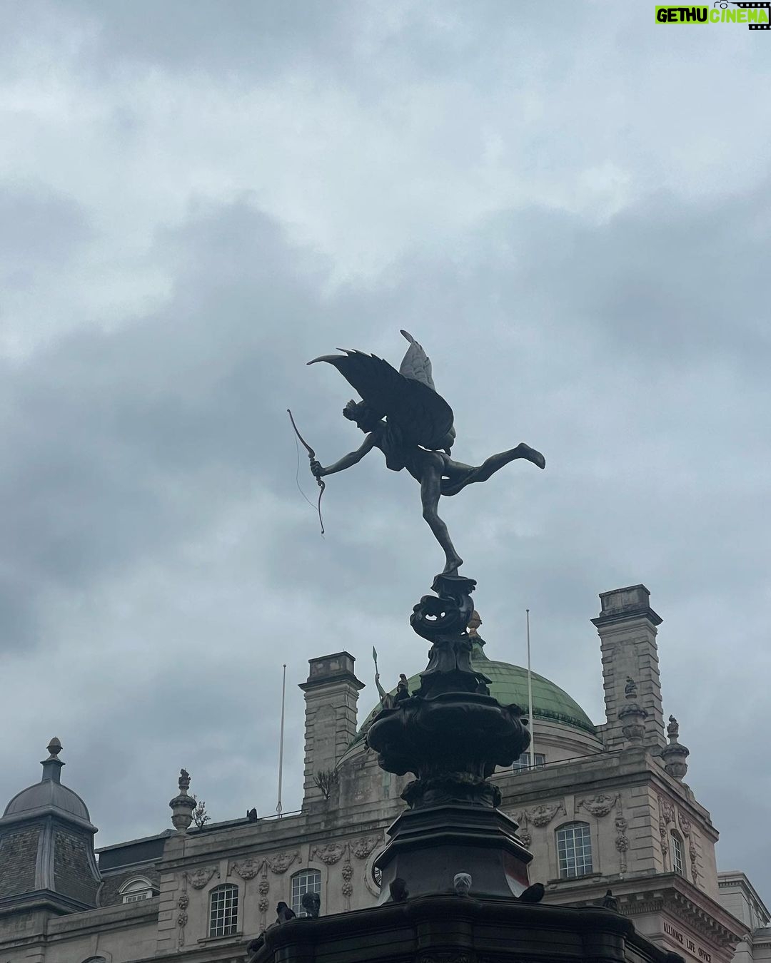 Danielle Campbell Instagram - London love