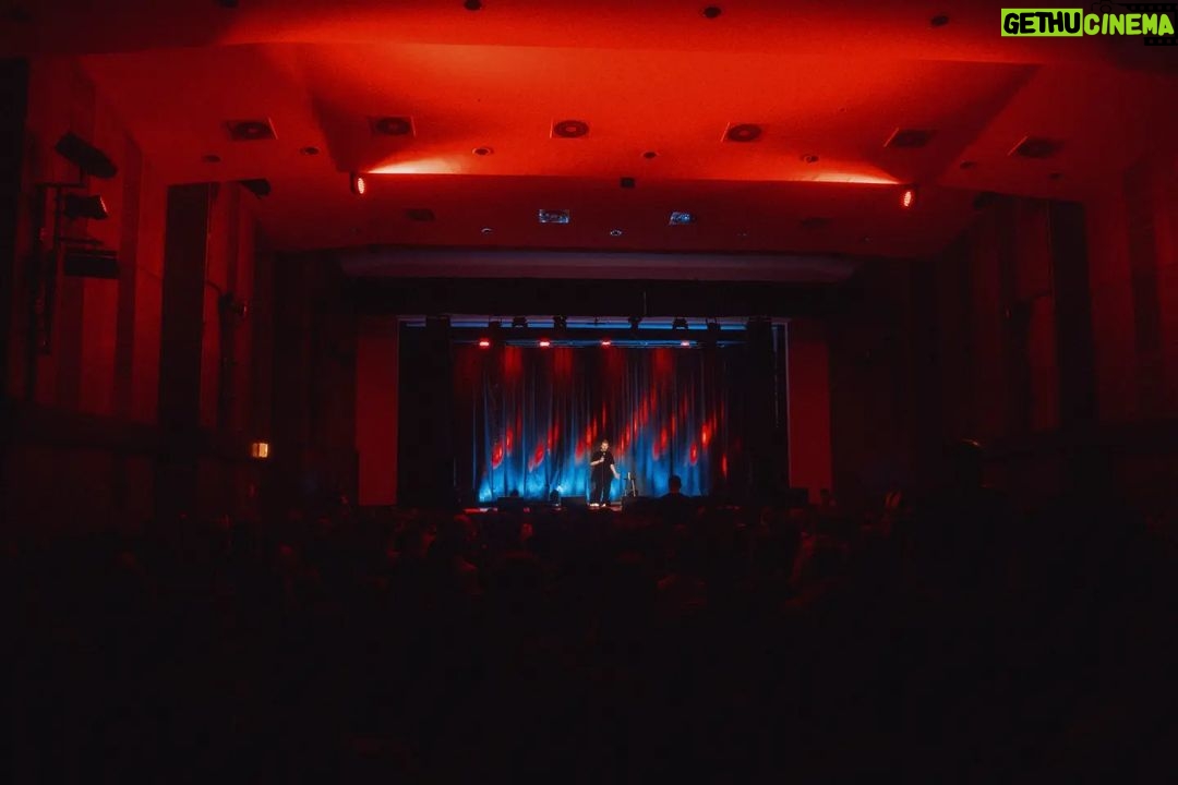 Danila Poperechny Instagram - Вена, огромное спасибо за вчерашний концерт! Долго не мог к вам попасть, потому что, по всей видимости, смотрел на карту в туалете клуба под синим светом. Вообще нихрена не успел посмотреть город, но значит будет повод приехать ещё. Спасибо!!! #ВеселаяЖизнь 📷: @makslonglive Vienna, Austria