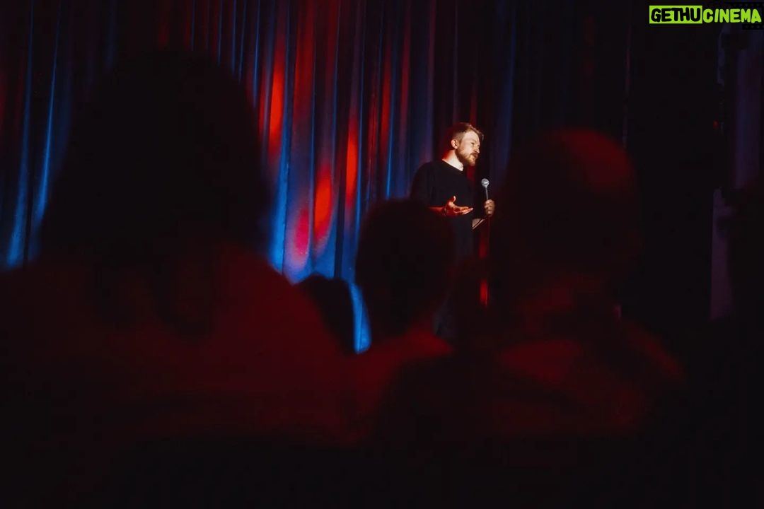 Danila Poperechny Instagram - Вена, огромное спасибо за вчерашний концерт! Долго не мог к вам попасть, потому что, по всей видимости, смотрел на карту в туалете клуба под синим светом. Вообще нихрена не успел посмотреть город, но значит будет повод приехать ещё. Спасибо!!! #ВеселаяЖизнь 📷: @makslonglive Vienna, Austria