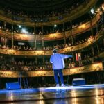 Danila Poperechny Instagram - Выяснили с ребятами в Париже, что если французские копы и сажают людей на бутылку, то это всегда бутылочка какого-нибудь хорошего красного вина 🍷 Одно из лучших выступлений за всю мою жизнь, спасибо! #ВеселаяЖизнь ф: @felix.tak Paris, France