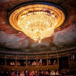 Danila Poperechny Instagram - Выяснили с ребятами в Париже, что если французские копы и сажают людей на бутылку, то это всегда бутылочка какого-нибудь хорошего красного вина 🍷 Одно из лучших выступлений за всю мою жизнь, спасибо! #ВеселаяЖизнь ф: @felix.tak Paris, France