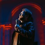Danila Poperechny Instagram - ЕРЕВАН!!! Я вчера получил у вас колоссальное удовольствие выступая, потому что это был первый зал, где я полноценно видел почти все ваши лица. Было охуительно, жалко только нам никто не сказал, что звук на балконе такой хуевый 🥲 #ВеселаяЖизнь ф: @mitya_lyalin Ереван