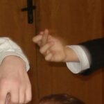 Danila Poperechny Instagram – 2007, Киев. 
Это был первый год, когда я переехал в Украину. Мне 13 лет и я попадаю в абсолютно незнакомый мне и сбитый коллектив 7 класса. 

Не знаю, нужно ли ещё что-то добавлять относительно притеснений по национальному признаку на этом фото, кроме того, что я – тот бедняга в центре…