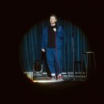 Danila Poperechny Instagram - Тут мог быть текст про то, какой замечательный концерт на полторы тысячи человек прошел у нас в Ташкенте, но правда заключается в том, что из моего концерта вырезали весь материал, тем или иным образом связанный с происходящим в мире. Буквально каждый раз, когда шутка или тема хотя бы косвенно касалась актуальной повестки, мне просто вырубали микрофон на сцене прямо во время выступления. Они даже самостоятельно вырезали без согласования шутку из открывашки концерта, где просто было слово "Россия". В итоге, как минимум 50 минут материала было "замьючено" по указке местных правоохранительных органов. Почувствовал себя, как дома 🫡 Приношу огромные извинения зрителям за то, что они получили какой-то огрызок вместо шоу, за которое заплатили и повторю то, что уже сказал со сцены: если вы хотите оформить возврат средств - никаких вопросов у меня не возникнет! На данный момент вы единственный город, который получил программу в таком виде и я сам крайне расстроен, что в последний момент на согласованной площадке начался вот этот детский сад. Одно в ситуации разъебало - что если бы местные копы пришли разбираться, чего я там со сцены наговорил, то мы бы ответили: "Так я в итоге ничего и не сказал, получается!)" #ВеселаяЖизнь 📷: @makslonglive