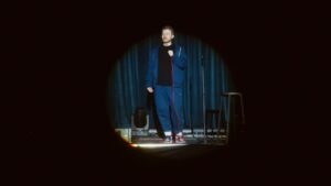 Danila Poperechny Instagram - Тут мог быть текст про то, какой замечательный концерт на полторы тысячи человек прошел у нас в Ташкенте, но правда заключается в том, что из моего концерта вырезали весь материал, тем или иным образом связанный с происходящим в мире. Буквально каждый раз, когда шутка или тема хотя бы косвенно касалась актуальной повестки, мне просто вырубали микрофон на сцене прямо во время выступления.
Они даже самостоятельно вырезали без согласования шутку из открывашки концерта, где просто было слово "Россия".
В итоге, как минимум 50 минут материала было "замьючено" по указке местных правоохранительных органов. Почувствовал себя, как дома 🫡
Приношу огромные извинения зрителям за то, что они получили какой-то огрызок вместо шоу, за которое заплатили и повторю то, что уже сказал со сцены: если вы хотите оформить возврат средств - никаких вопросов у меня не возникнет!
На данный момент вы единственный город, который получил программу в таком виде и я сам крайне расстроен, что в последний момент на согласованной площадке начался вот этот детский сад.
Одно в ситуации разъебало - что если бы местные копы пришли разбираться, чего я там со сцены наговорил, то мы бы ответили: "Так я в итоге ничего и не сказал, получается!)"
#ВеселаяЖизнь
📷: @makslonglive