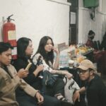 Danilla Riyadi Instagram - Bisa manggung sama @tigapagimusic selalu seneng buat aku tuh. Lagu-lagunya suka banget; semuaaa! Sempet beberapa kali kolaborasi sama @tigapagimusic juga, aduh.. sukaa, seneng. Ada untuk mengisi suara di 10 tahunan Roekmana's Repertoire itu adalah mega bahagia ultimate buatku secara personal, dapet ambiance yang aku rindu, bisa khusyuk nyanyi jadi perjalanan spiritual. Terima kasih @tigapagimusic dan tim, selalu berbahagia untuk semua. Wardrobe by @kidungparamadita Photo by @hafizanshidqi