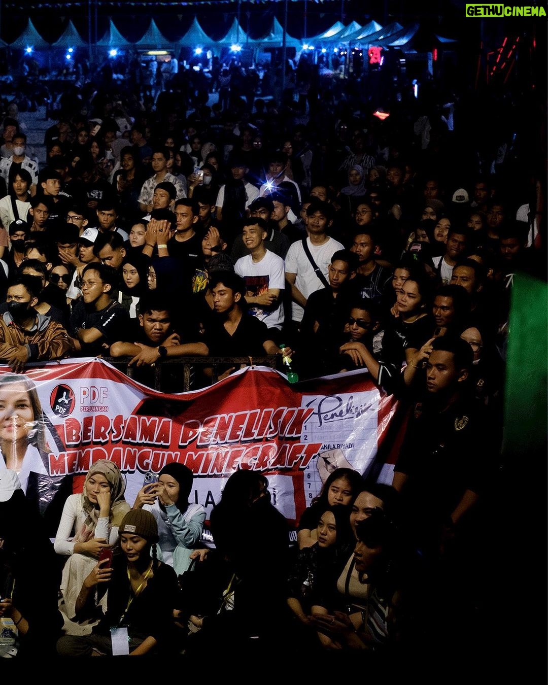 Danilla Riyadi Instagram - Terima kasih Palembaaaang! Juga untuk @penelisikpalembank atas sambutan hangatnya! Lain waktu aku balik lagi kita jumpaa yaaaa! 😘 Palembang