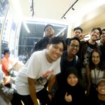 Danilla Riyadi Instagram - Sedikit gambar kondisi backstage sebelum dan sesudah showcase, kalian bisa saksikam betapa excited kita di kedua moment tersebut. Photo by @anandasurio