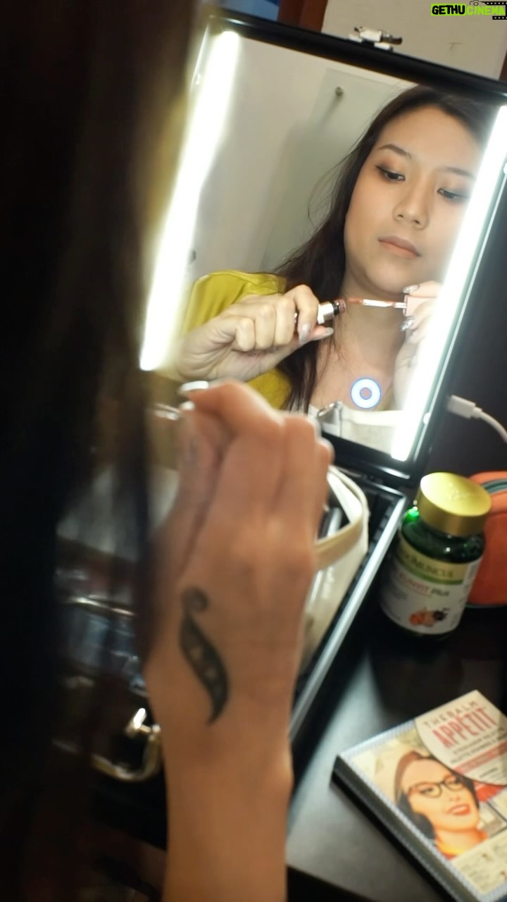 Danilla Riyadi Instagram - Kangen manggung deh. Mau share beberapa rutinitas sebelum manggung sampai on stage ah! Biasanya dimulai dari make up, mastiin setlist untuk nanti ketika perform, minum suplemen, dan tentunya…. gosip! Hahaha!