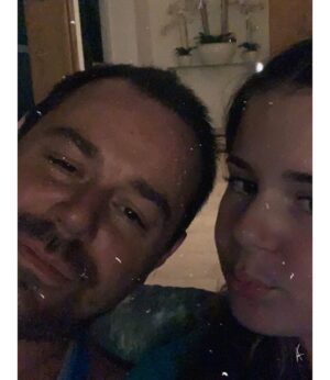 Danny Dyer Instagram - Sunday nights with .  @sunniedyerxx ❤️#thickasthieves