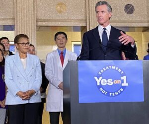 Danny Trejo Instagram - Yesterday @gavinnewsom @mayorofla and @lacosheriff announced their support for Proposition 1 on this March’s ballot. A new mental health policy to help the homeless! Thank god we have visionaries who got it right, thank you! Read full article at my *Link in Bio*

Photo by: Robert Garrova / LAist