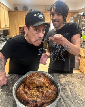 Danny Trejo Instagram - I hope everybody’s thanksgiving is as happy as mine! @gilberttrejo38 with another amazing turkey 🦃