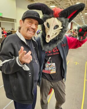 Danny Trejo Instagram - I have the best fans, just check out all these bad ass cosplays! Thank you @twincitiescon for a great weekend and everyone for coming out to see your Uncle Machete! 

#twincitiescon #dannytrejo #machete
