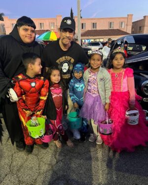 Danny Trejo Instagram - We had a great Halloween in the San Fernando Valley!

#halloween #dannytrejo #machete