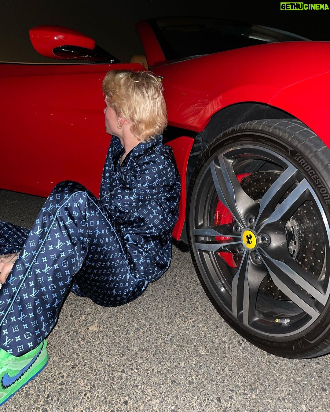 Danya Milokhin Instagram - 🚘🚘🚘🚘🚘 👟👟👟👟