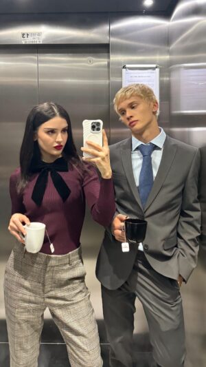 Danya Milokhin Instagram - Мы с @senoritasaeva пересняли сцену из кино. Как думаете, что за фильм ?